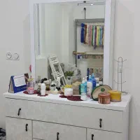 دراور و میز آرایش با آینه