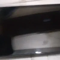 یک عدد مانیتور