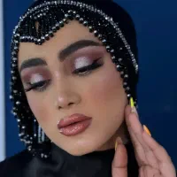 مدلِ میکاپ جهتِ عکاسی.