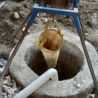 چاه کن مقنی ولایروبی چاه فاضلاب ومغنی چاه آب|خدمات پیشه و مهارت|مشهد, رده|دیوار