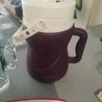 مقداری ظروف آشپزخانه