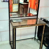 بوفه ویترین و میز آرایش آرایشگاهی