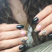 انواع خدمات کاشت ناخن چال گونه و پیرسینگ