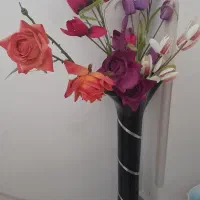 گل مصنوعی بهمراه گلدان چینی
