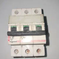 برقی|مصالح و تجهیزات ساختمان|قم, دروازه چوبی|دیوار