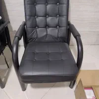 صندلی انتظار چرمی