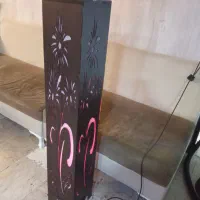 آباژور ایستاده