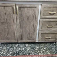 2عدد کابینت  هر کدام 700* 1جفت کمدلباس درحد نو500