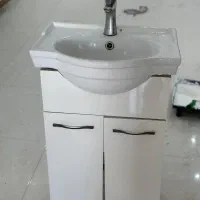 روشویی با شیر و آیینه