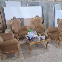 چهارعدد مبل تک نفره سلطنتی سالم همراه باجلومبلی