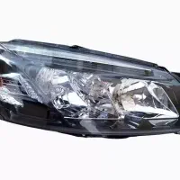 چراغ جلوی رانا و یک جفت چراغ عقب رانا معمولی