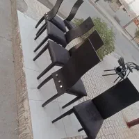 ۶ عدد صندلی و یک میز غذاخوری