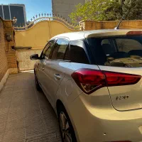 هیوندای i20