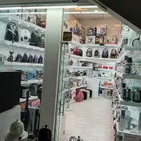 ویترینMDF با زیر شاسی آهن (فروش فوری) زیر قیمت|فروشگاه و مغازه|تهران, امین حضور|دیوار