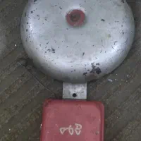 زنگ مدرسه قدیمی