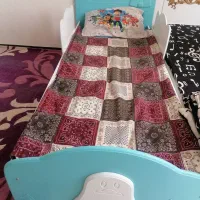 تخت نوجوان