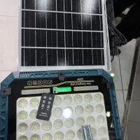 پنل خورشیدی ب همراه پروژکتور پرنور