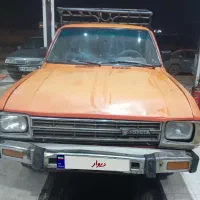 تویوتا وانت ۸۳