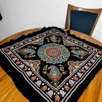 رومیزی پته ۸۰سانت نگین دوزی