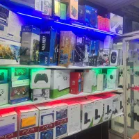 خریدار و فروشنده کنسول بازی و ایفون