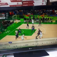 تلویزیون ۴۷ اینچ