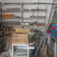 قفسه آهنی با طبقه