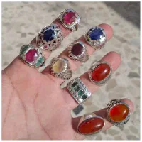 انگشترعقیق نشاندار یاقوت معدنی کبود وسرخ