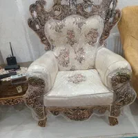 مبل سلطنتی ۷ نفره روکش دار همراه با میز وسط|مبلمان خانگی و میز عسلی|لاهیجان, قیام|دیوار