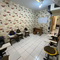 منشی موسسه زبان