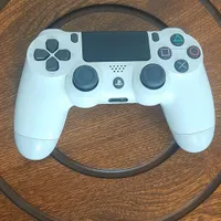 دسته اصلی ps4 درحد نو