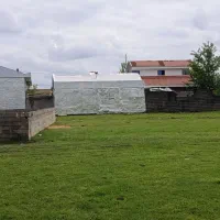 زمین با موقعیت مکانی مناسب چسبیده به مسکونی