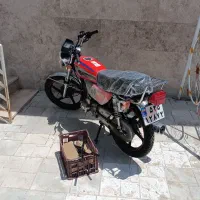 یک عراده موتور سیکلت صفر کیلومتر