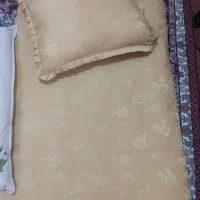 فروش تشک و بالش ست.|رختخواب، بالش، پتو|بروجن, |دیوار