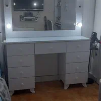 دراور همراه باآینه گریم