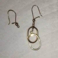 یک لنگه گوشواره گم شده در محدوده عمارت تابهاران