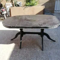 میز نهارخوری و درب چوبی