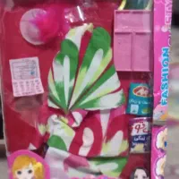 تعدادی اسباب بازی و شانسی|اسباب‌‌بازی|پرند, فاز ۶|دیوار