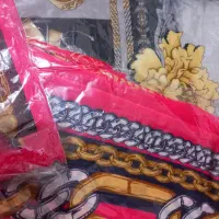 تعدادی سال و روسری.نو. به دلیل تغییر شغل فقط۱۶۵|لباس|کرج, گلشهر|دیوار
