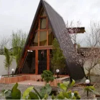 زمین-با-کلبه-سوئیسی-لوکس-در-طبیعت-بکر