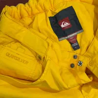 شلوار و عینک اسکی