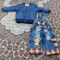 چند لباس بچگانه تمیز