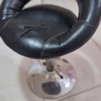 ۲ عدد صندلی و میز ناخن و فن ک قیمت خوب میدم