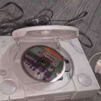 یک عدد سونی ۱ سالم با دو عدد دسته سیم ۳فیش