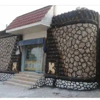 آلاچیق وآبشار