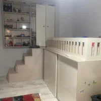 تخت نوجوان همراه با کمد و طبقه|تخت و سرویس خواب|صدرا-فارس, فاز ۲|دیوار