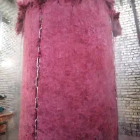 کارگر جهت کار ریسندگی و رنگرزی