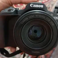 کنون r50 همراه دولنز درحد آکبند|دوربین عکاسی و فیلم‌برداری|قزوین, |دیوار