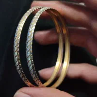 دو عدد النگو طلا سایز ۲ دو درصد بالای تابلو