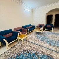 مبلمان راحتی ۱۱ نفره و یک میز پذیرایی و ۴ عسلی