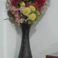 گل وگلدان
